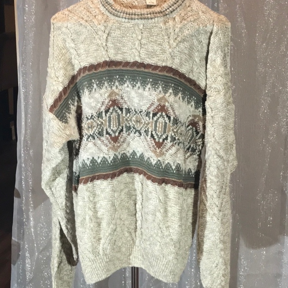 COTTON CABLE KNIT SWEATER
